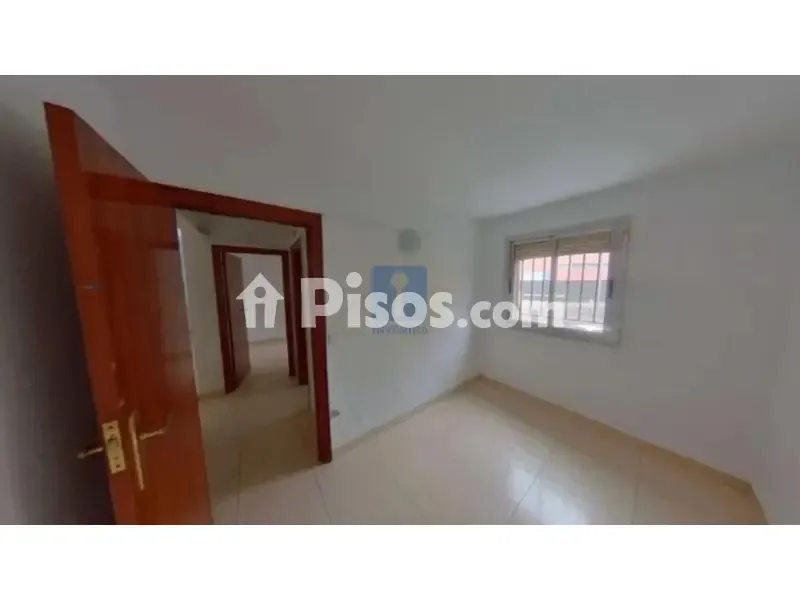 Esik - Occupied Flat in Terrassa, Barcelona