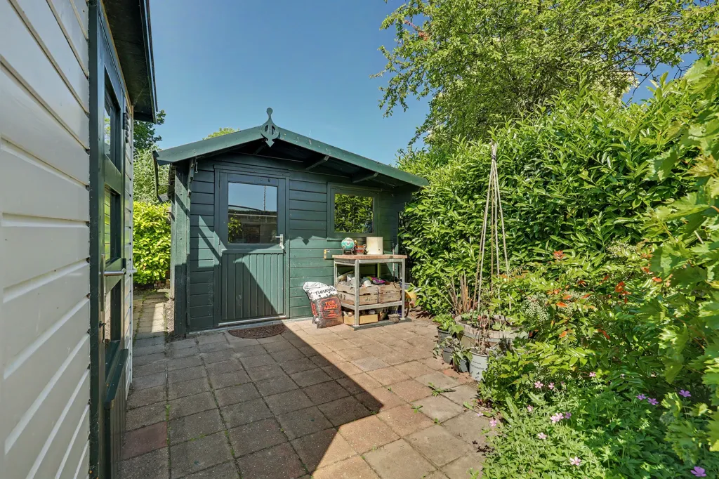 Aed - Modernised Bungalow with Garden in Kortgene