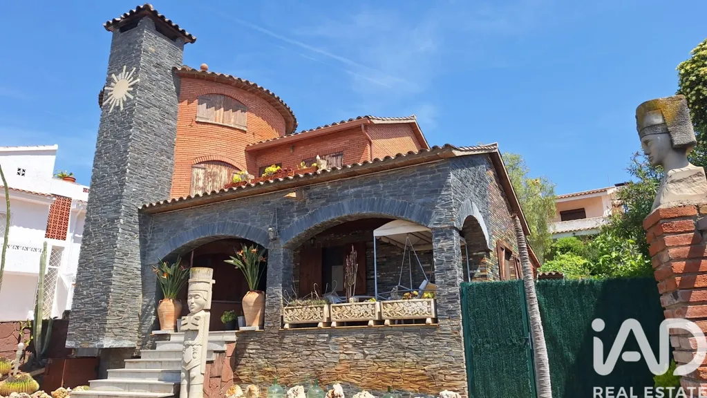 Välivaade - Round House with Garden in Roda de Barà