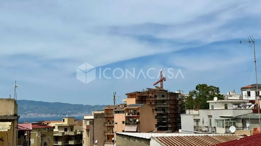 Terrace - Spacious Apartment with Balconies in Reggio Calabria