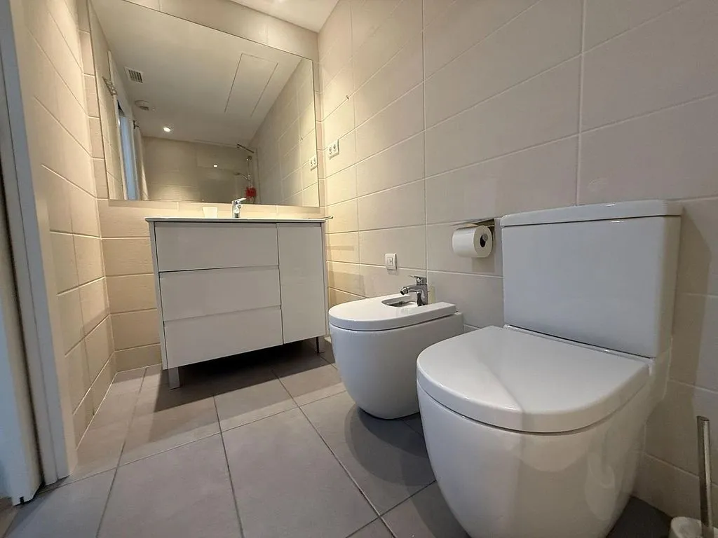Salles de bain - Modern Flat with Balcony in La Gavarra
