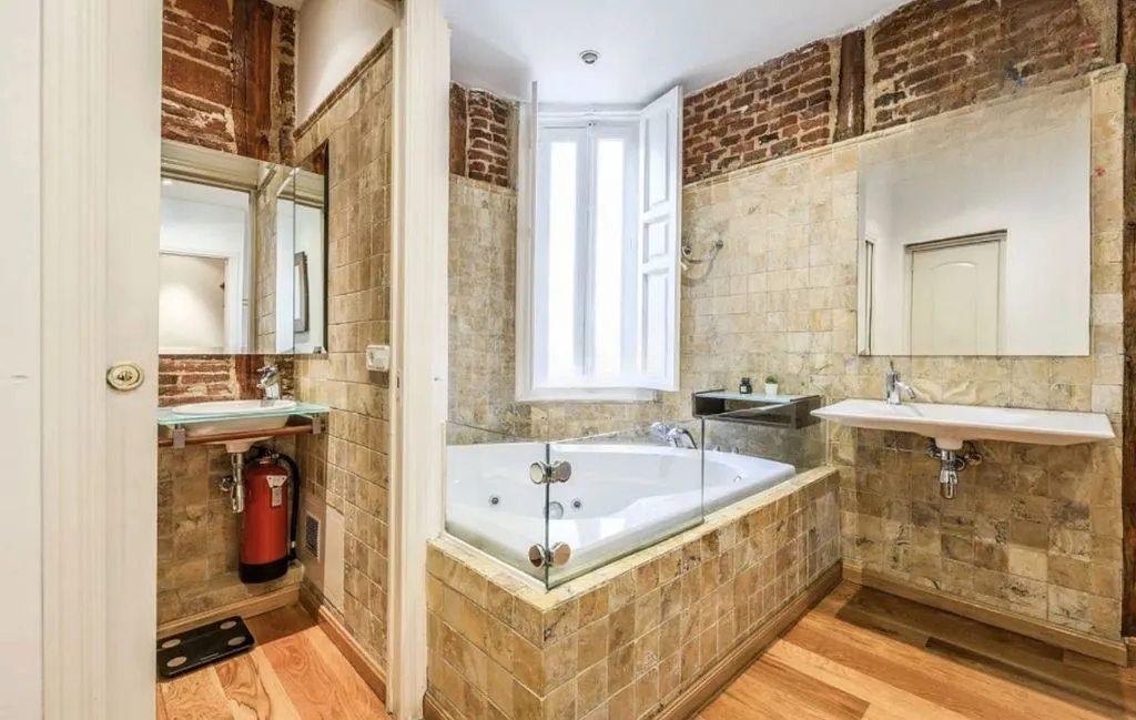 Salles de bain - 1-Bedroom Apartment with Spa in Recoletos