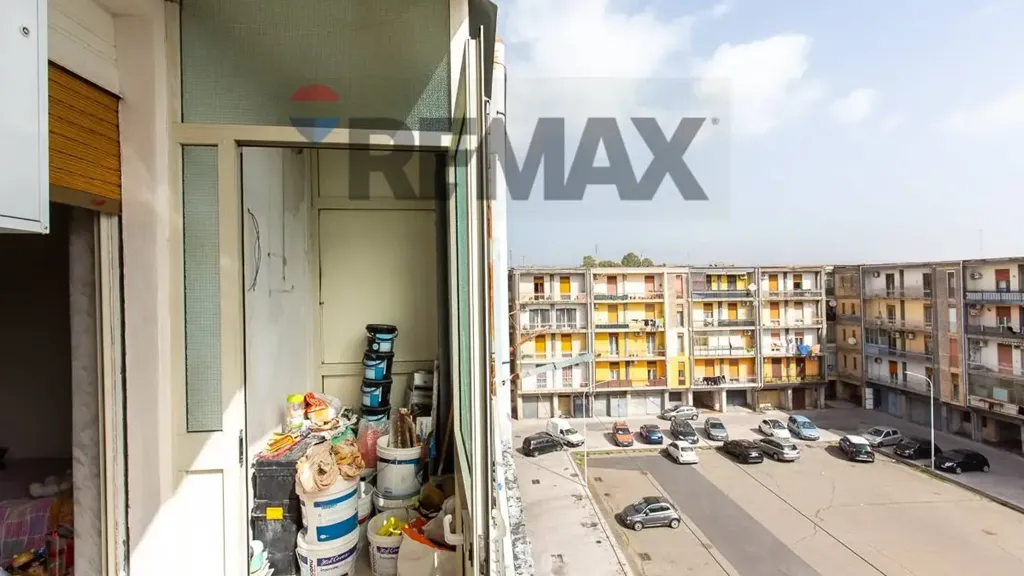 Rõdu - 4-Room Apartment with Balcony in Catania