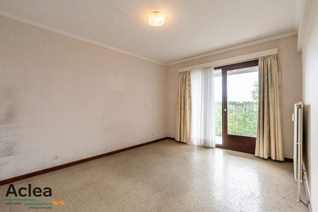 Pièces - Appartement avec Balcon et Vue sur l'Église à Eeklo