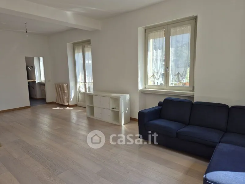 Elutuba - Rustic Apartment with Balcony in Sondrio