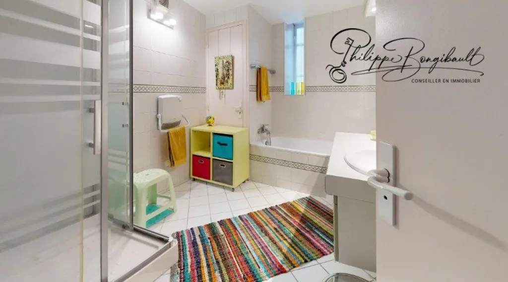 Salles de bain - Maison Bourgeoise avec Jardin à Crémieu