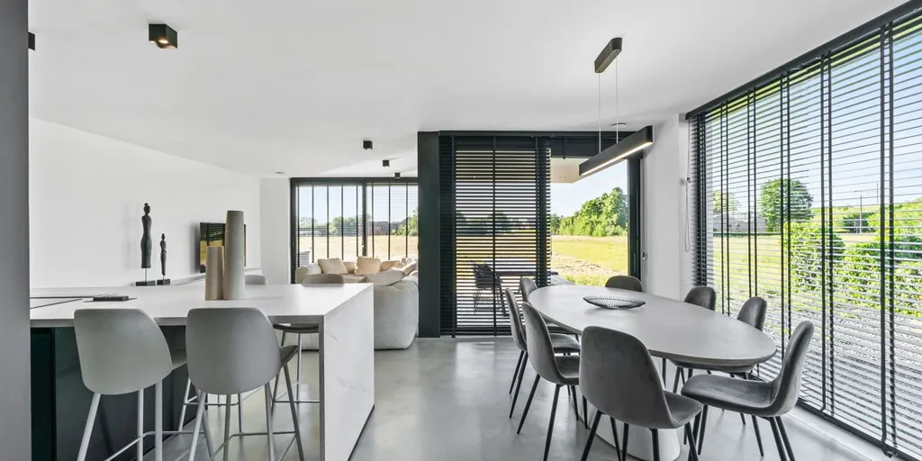 Salle à manger - Maison Moderne avec Espace de Travail à Genk