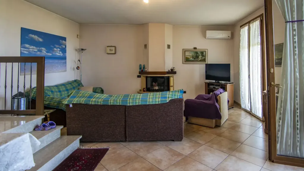 Séjour - Villa with Garden and Caminetto in Codevigo