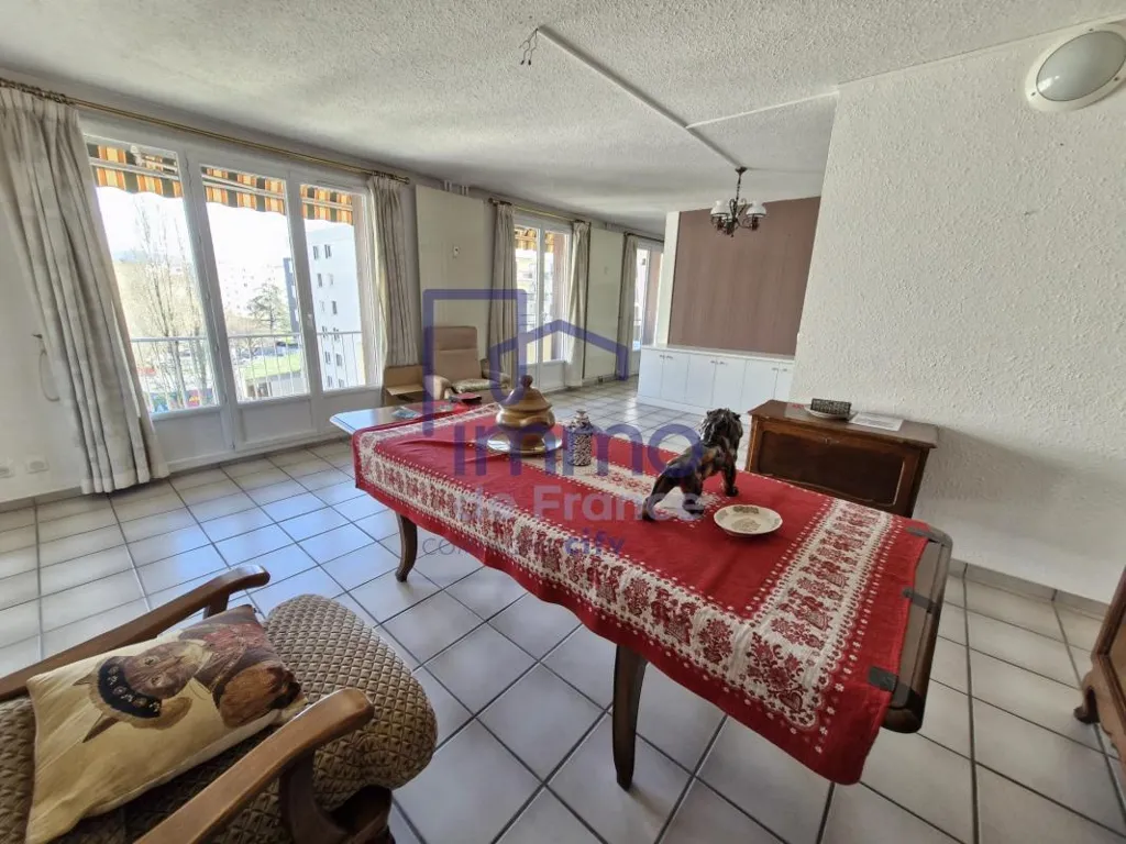 Salle à manger - Appartement Lumineux avec Balcon à Bourgoin-Jallieu