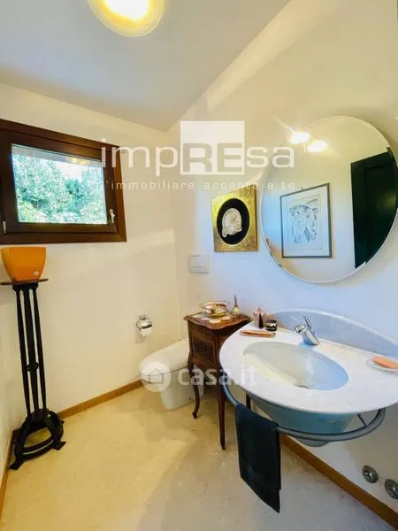 Bagni - Bifamiliare con giardino privato a Mestre