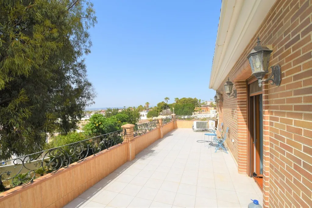 Terrasse - Luxury Villa with Pool in Ciudad Quesada