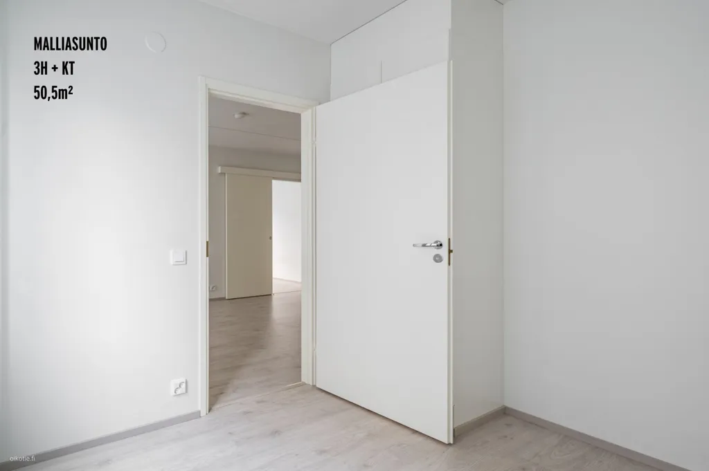 Esik - Modern Studio with Balcony in Vantaa