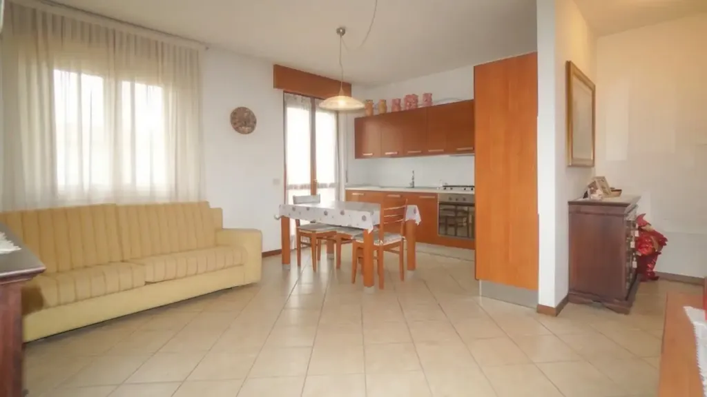 Comedor - Modern Apartment with Solar Panels in San Bonifacio