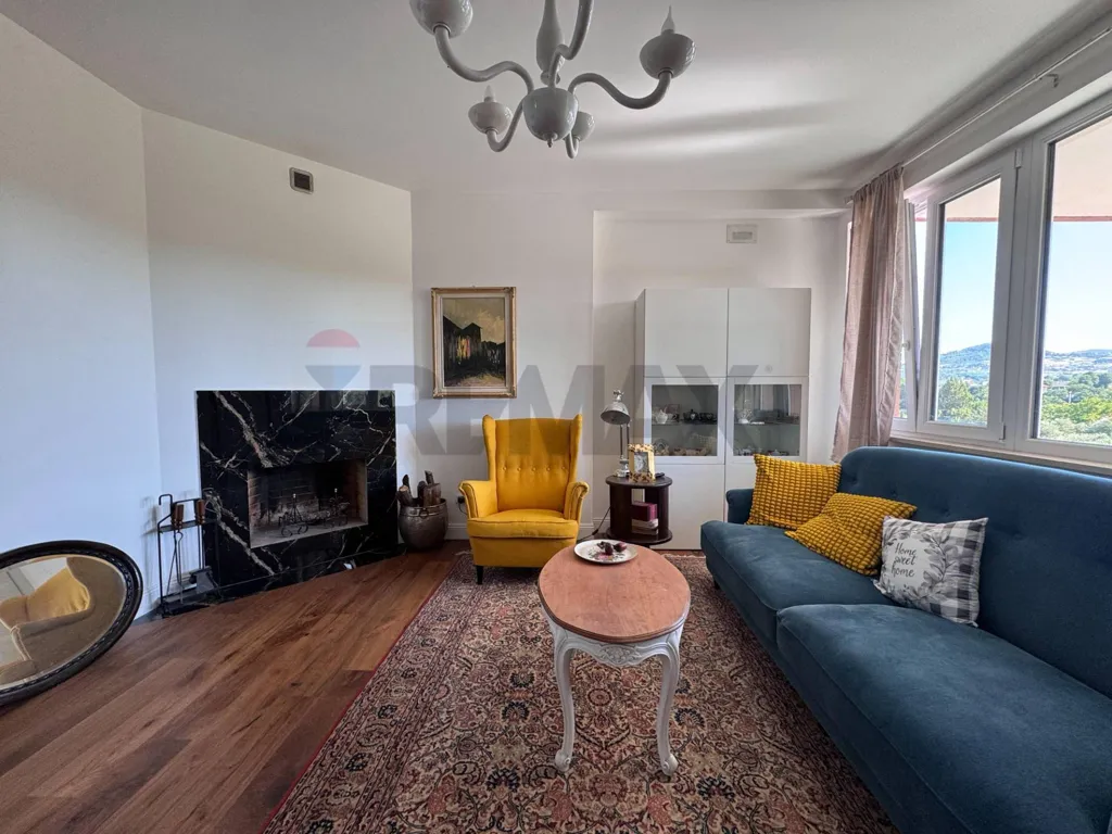 Séjour - Semi-detached Villa with Terrace in Campobasso