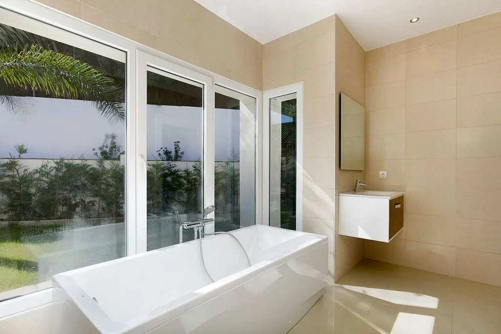 Vannitoad - Chalet with Pool and Terrace in Sotogrande