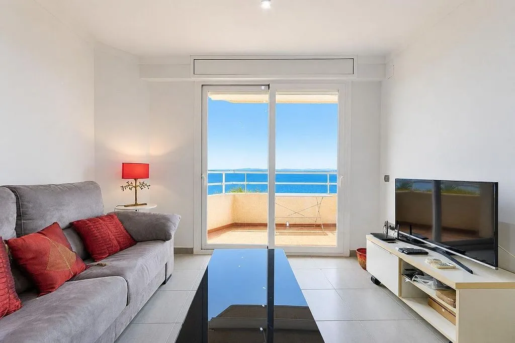 Séjour - Seafront Apartment with Terrace in Roses