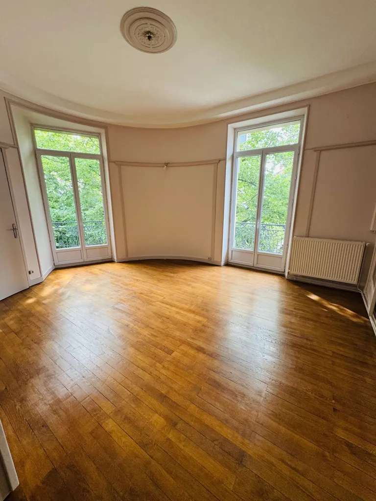 Elutuba - Haussmannian Flat in Grenoble Centre