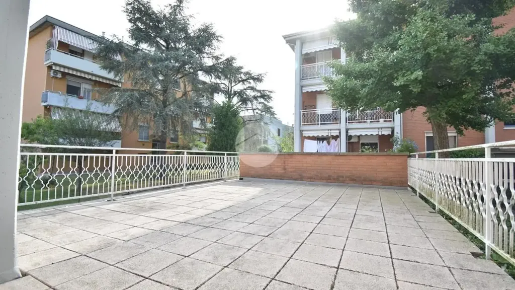 Terrace - Apartment with 40m² Terrace in Fidenza