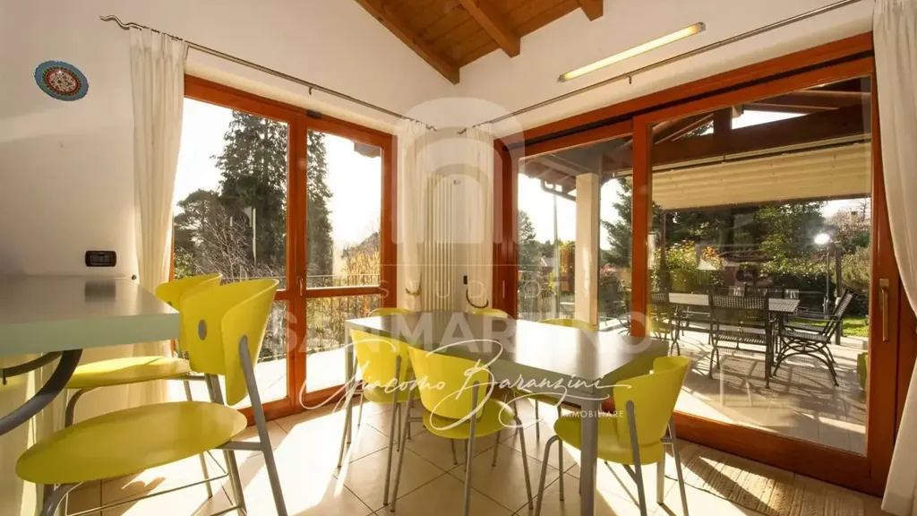 Terrasse - Villa with Garden in Travedona-Monate