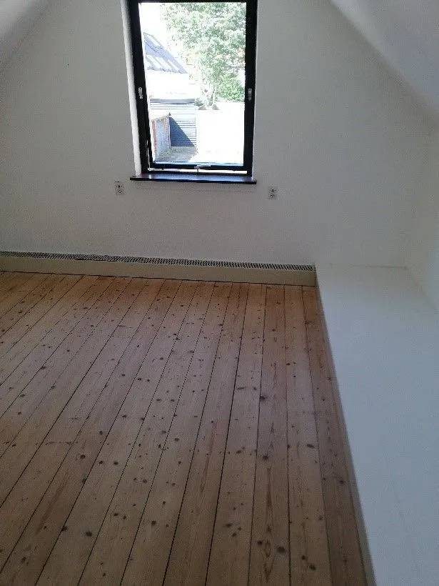 Pièces - Charming Older House with Garden in Central Location
