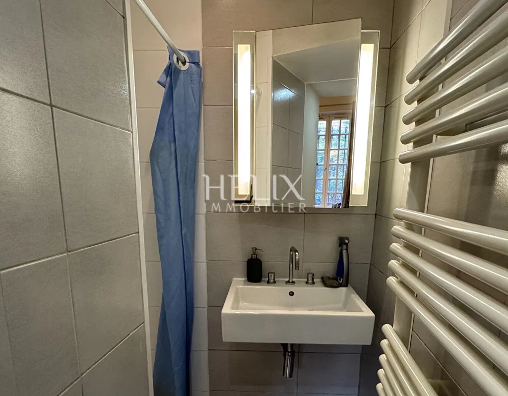 Vannitoad - Duplex Flat with Stone Features in Le Pecq