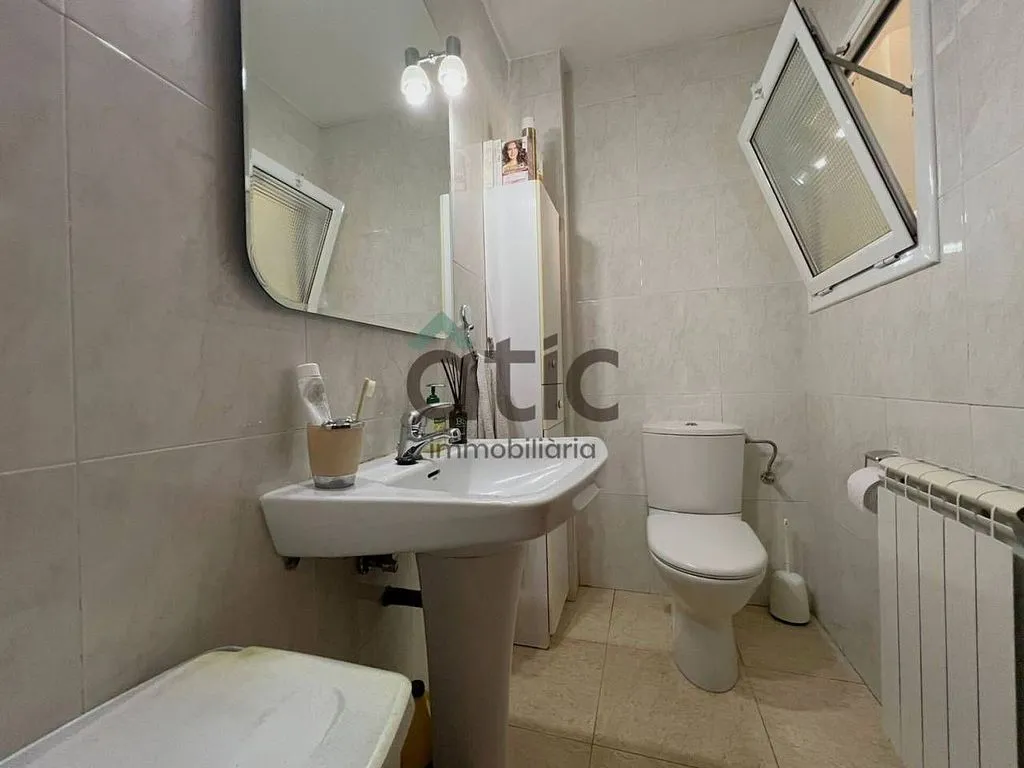 Bathrooms - Ground Floor Flat with Terrace in Manresa