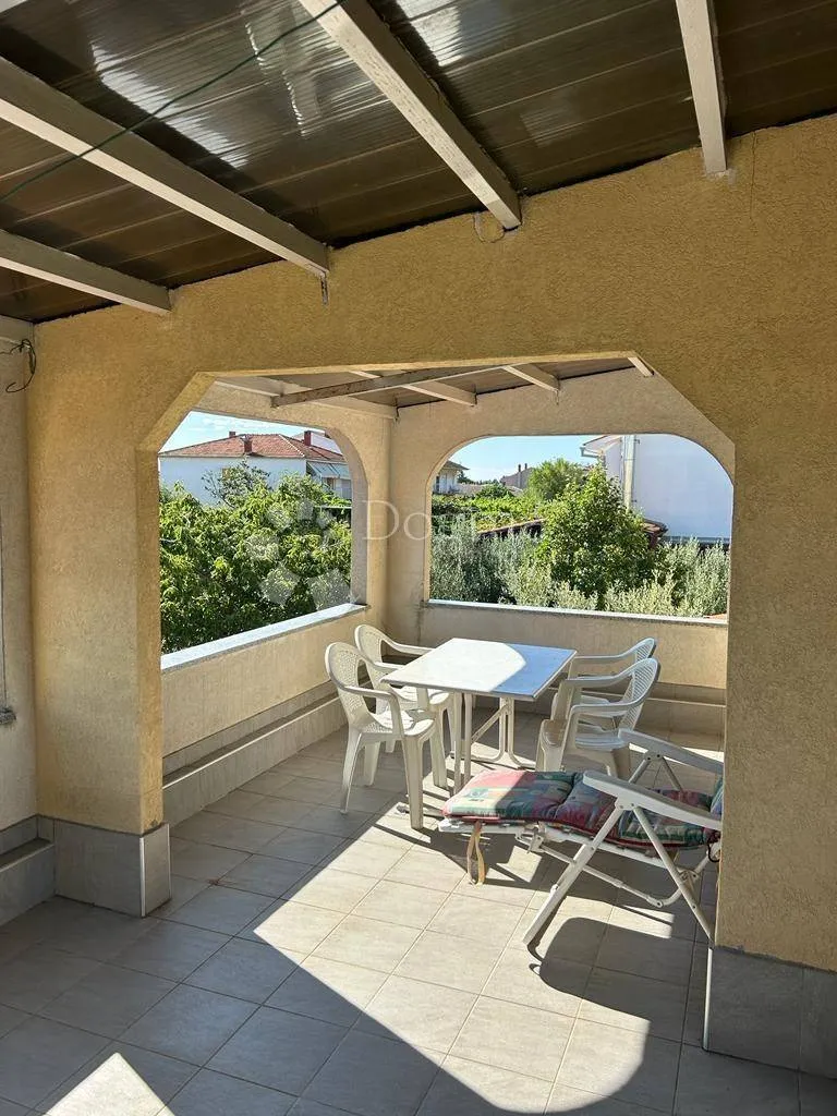 Terrasse - Spacious Family House with Multiple Terraces in Valbandon