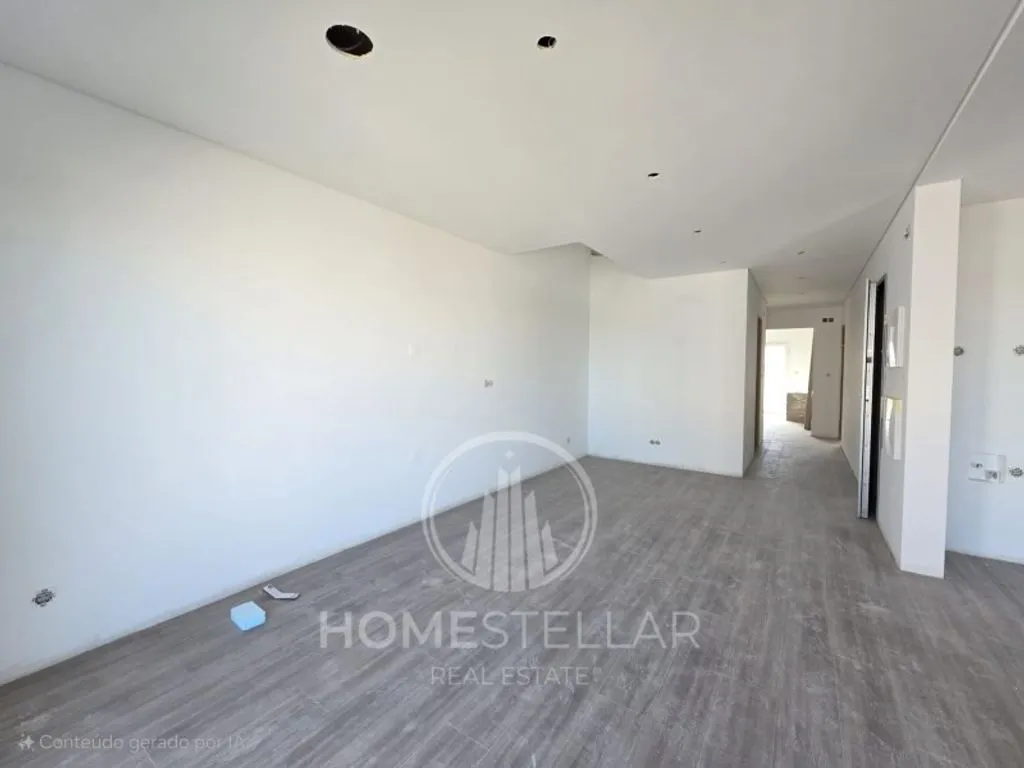 Toad - Luxury Duplex with Balcony in Seixal