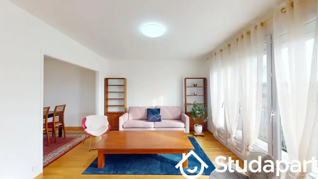 Séjour - Chambre en Colocation avec Terrasse à Vezin-le-Coquet