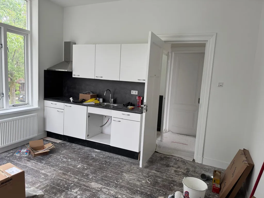Cuisine - Renovated Rooms with Kitchen in Central Location