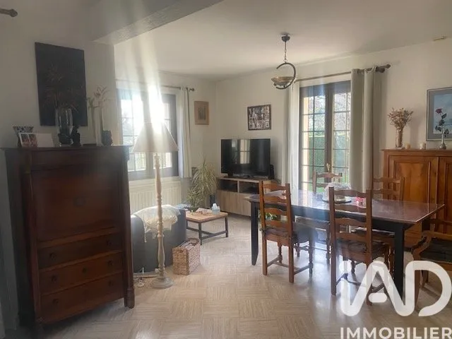 Salle à manger - Maison de Plain Pied avec Piscine à Attichy