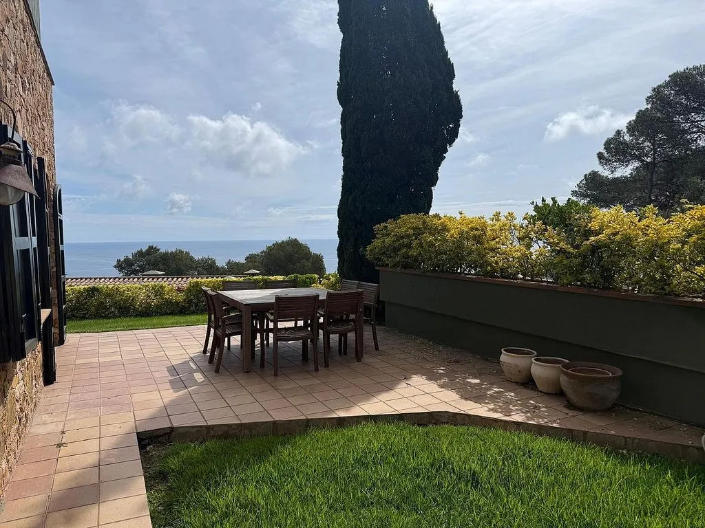 Terrasse - Semi-detached House with Pool in Llafranc