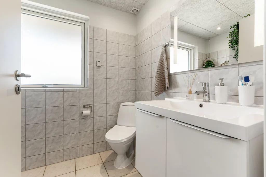 Salles de bain - Maison 5 pièces à Langå
