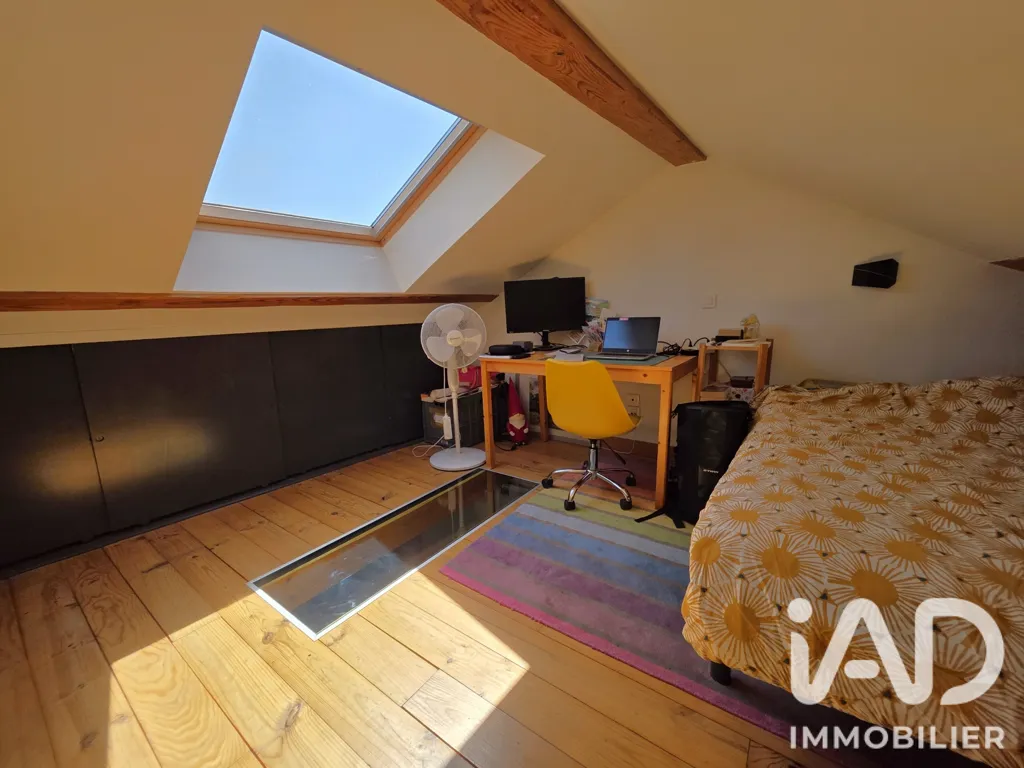 Pièces - Maison en Pierre avec Piscine au Cœur de Quintenas