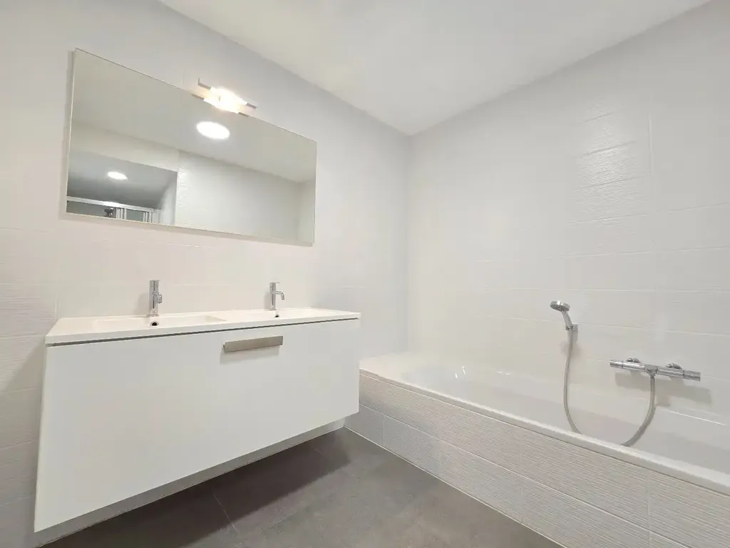 Salles de bain - Appartement à De Panne, Proche de la Côte