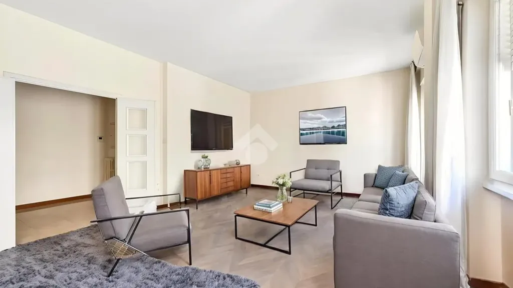 Soggiorno - Spacious Apartment with Balcony in Brescia