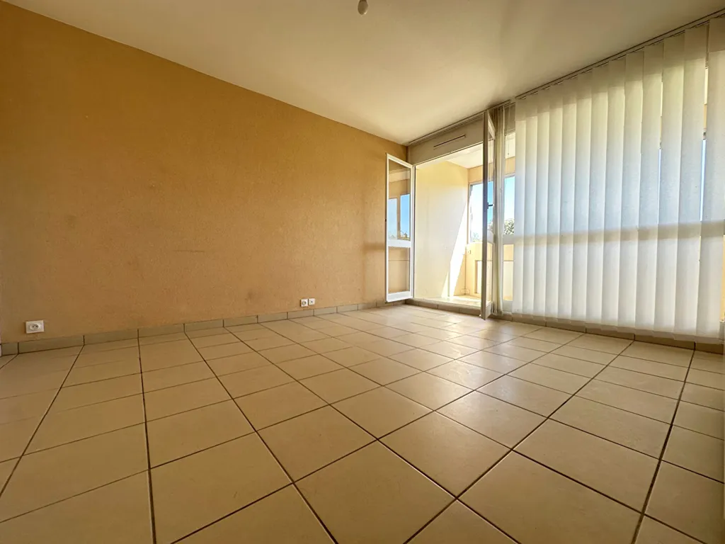 Toad - Renovated 2-Bed Flat with Lift in Roanne