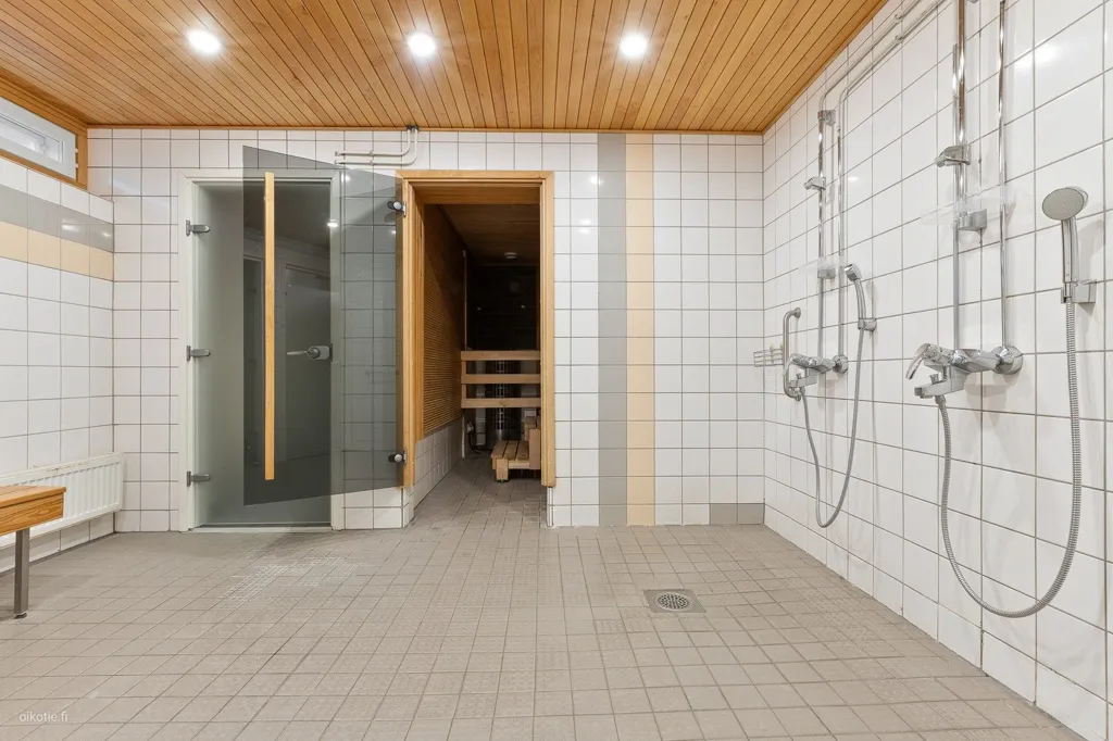 Toad - Apartment with Pool in Möysä, Lahti