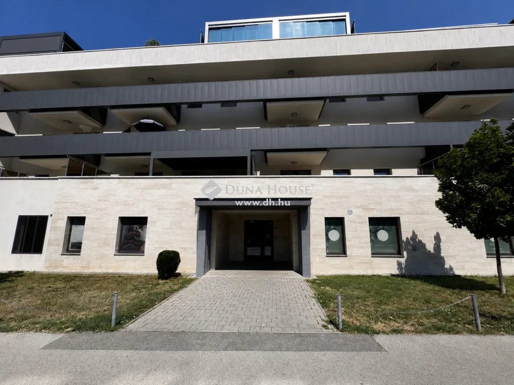 Välivaade - Modern Flat with Balcony in Győr