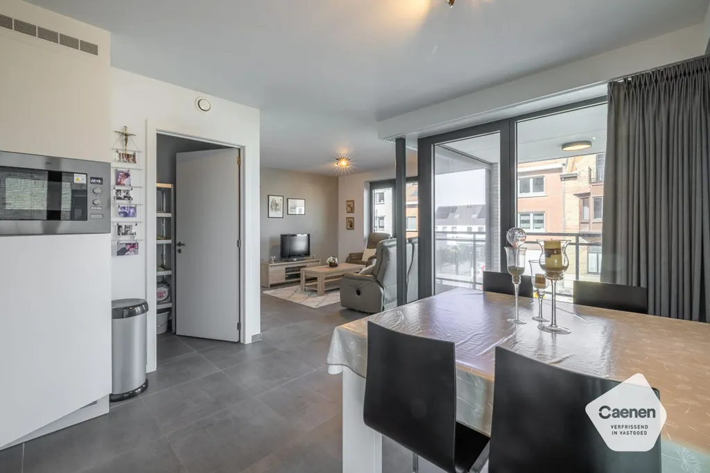 Salle à manger - Appartement moderne avec terrasse près de la mer à Lombardsijde