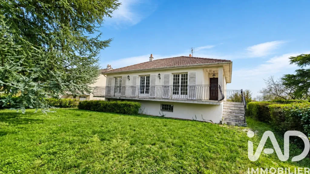 Välivaade - Traditional House with Large Garden in Le Blanc