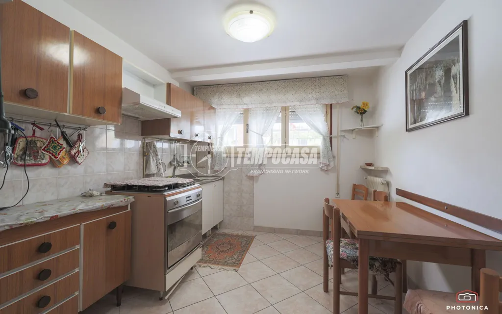 Cuisine - Bifamiliar House with Garden in Cattolica
