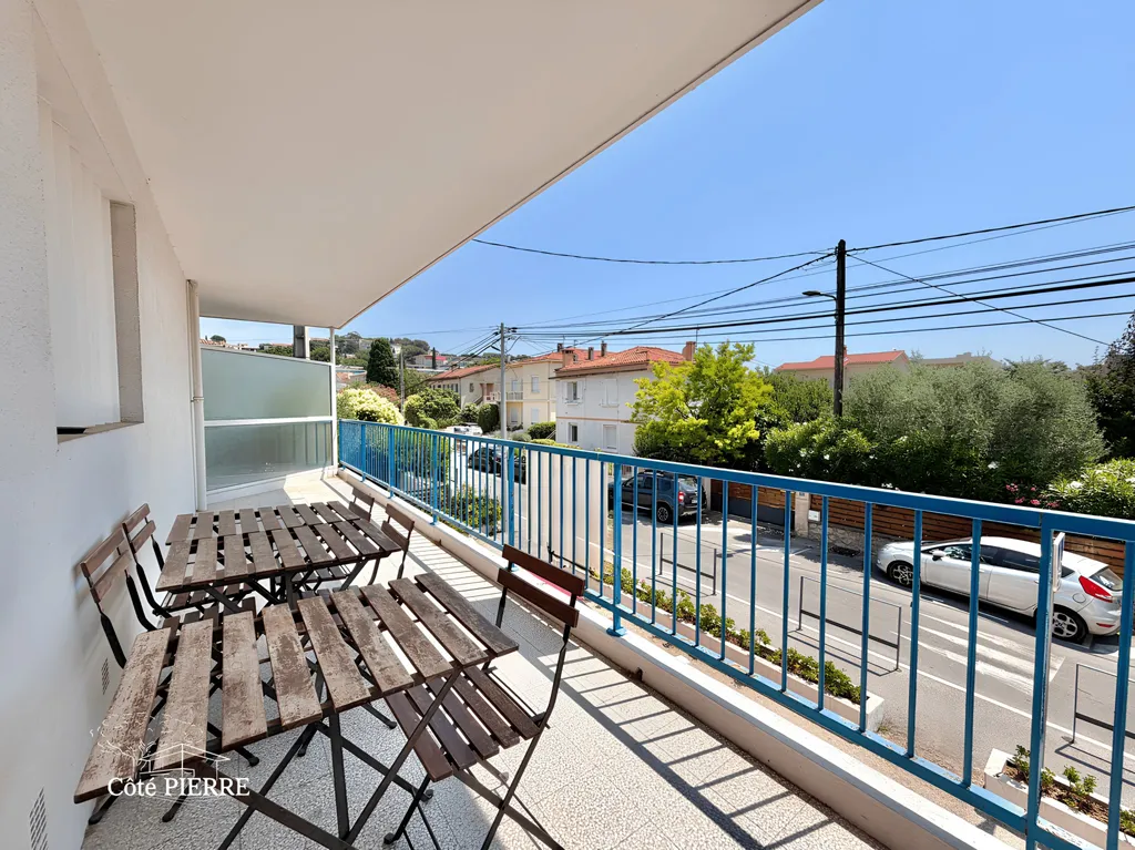 Balcone - Traversing Flat with Balcony near Bonnegrâce Beach