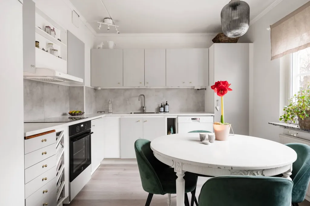Köök - Corner Flat with Balcony in Lillsjö, Stockholm
