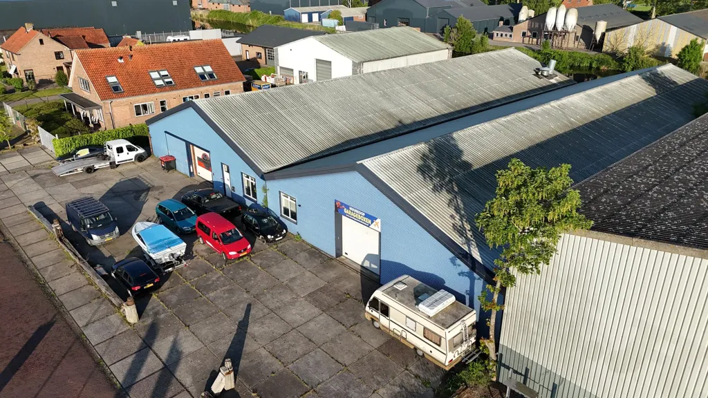 Õhuvaade - Garage Box with Overhead Door in Middenmeer