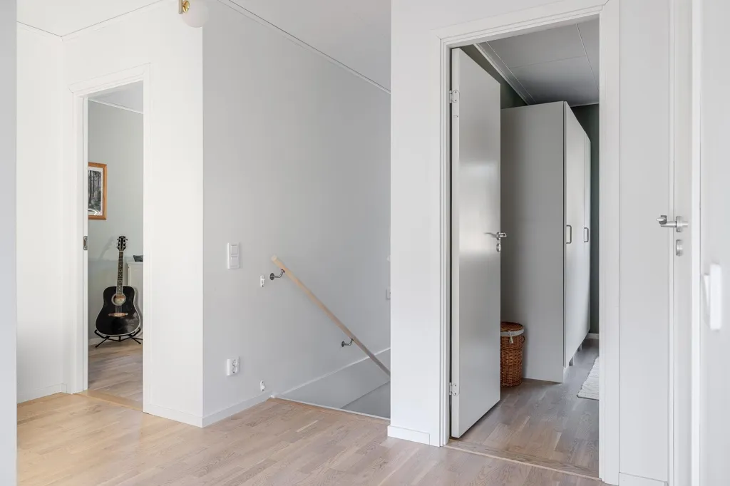 Entrée - Modern Semi-Detached House with Bråviken View