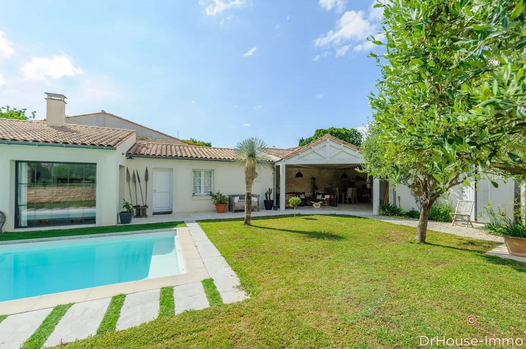 Bassein - Charmant Maison with Pool in Thaire