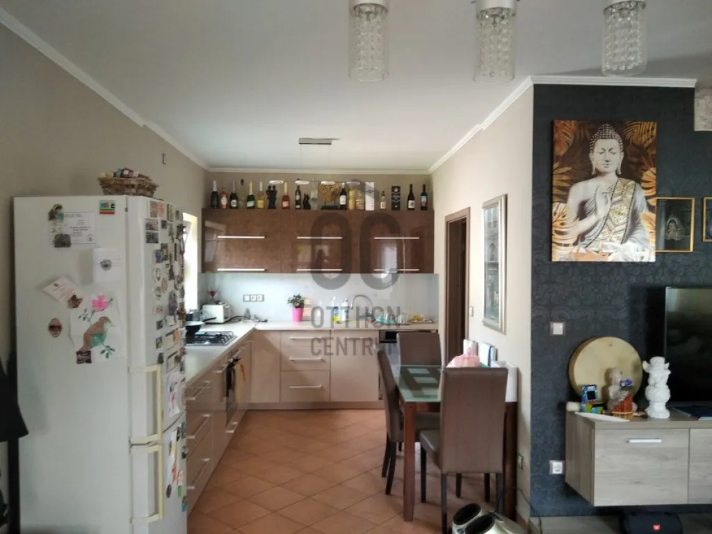 Köök - Multi-Generational House with Workshop in Székesfehérvár