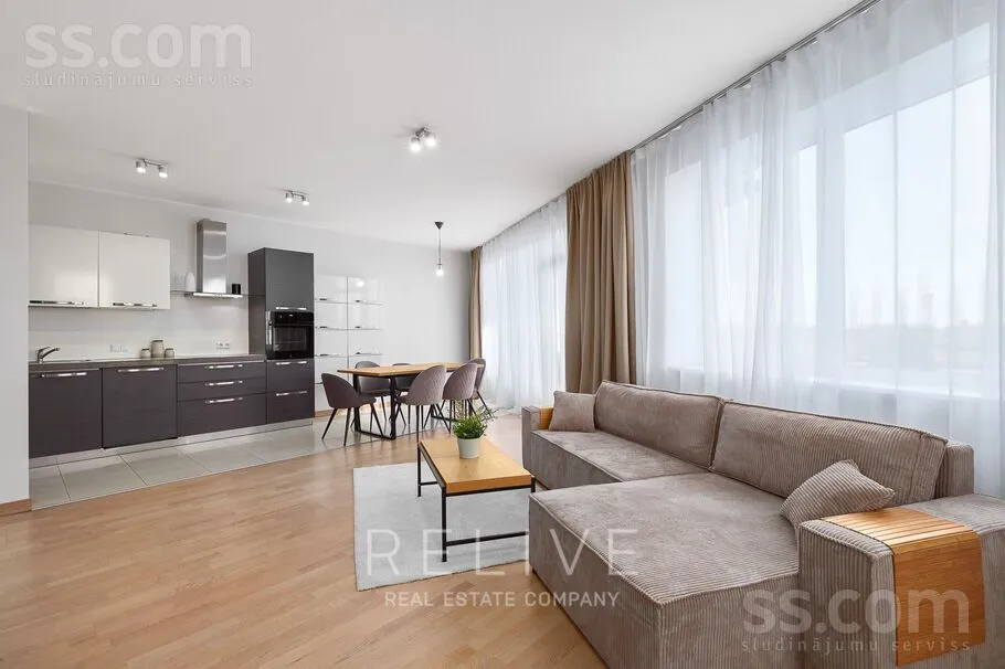 Appartement 3 pièces à Rīga