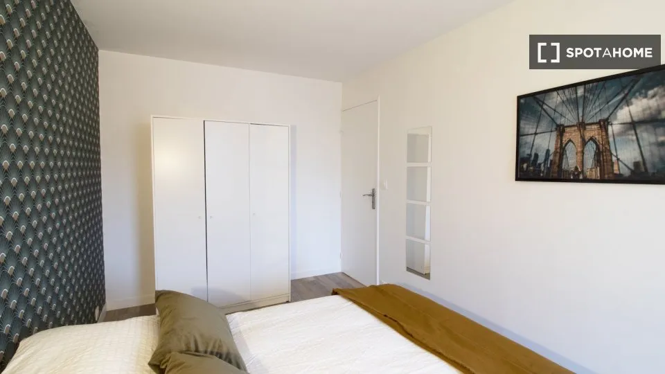 Chambres - Appartement à Louer à Nanterre
